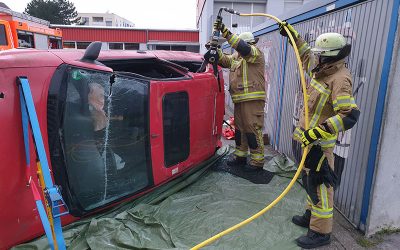 Übungseinsatz: Verkehrsunfall hinter dem Feuerwehrgerätehaus in Lendringsen