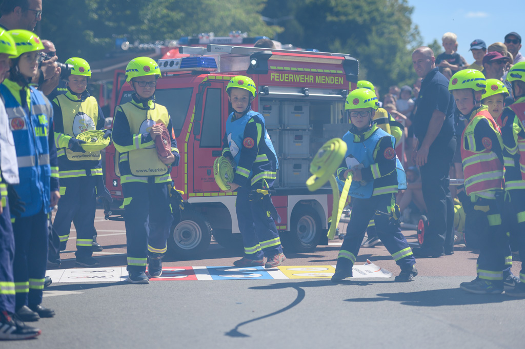 Die jüngsten Feuerwehrleute haben ihren großen Auftritt.